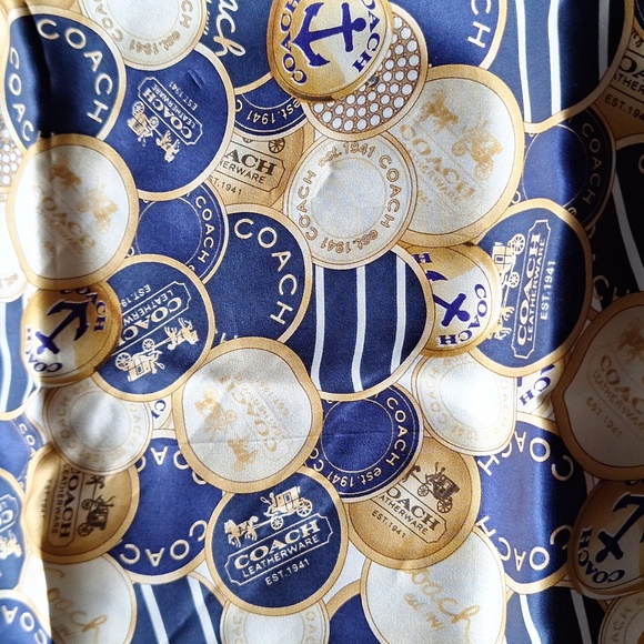 Coach medallion scarf - Picture 5 of 5